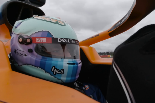 Onboard minicam shoot of Ricciardo's McLaren MCL35M F1 Car - Face shoot